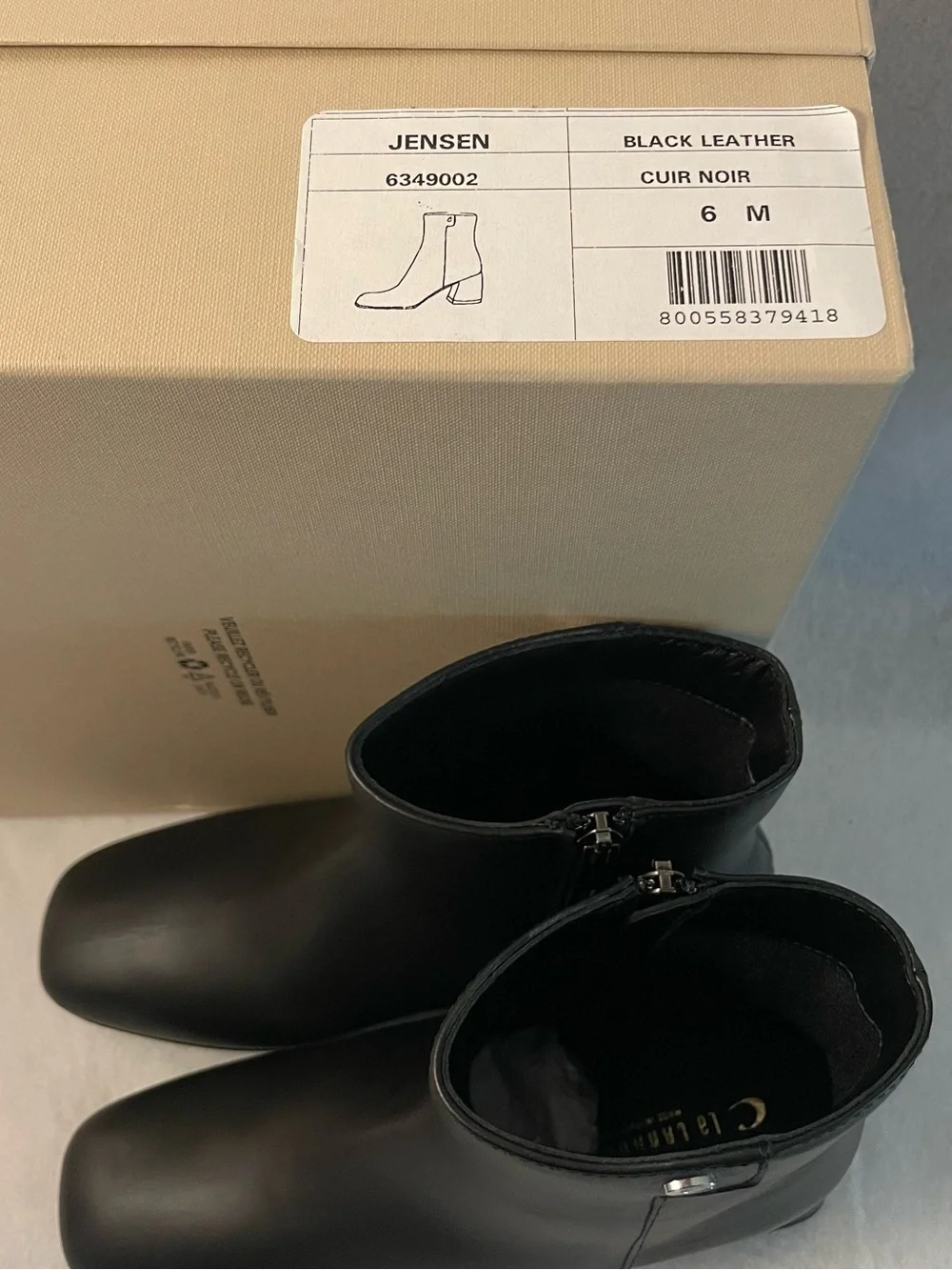 La CANADIENNE Black Leather Square-Toe Ankle Boots - Jensen - Size 6